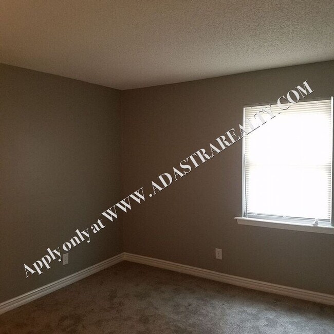 Foto del edificio - Gorgeous 3 Bedroom Duplex in Olathe-Availa...