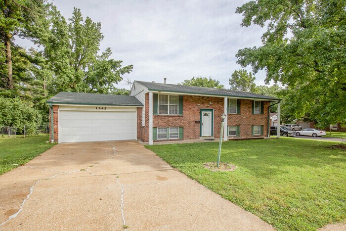 Primary Photo - SPLIT LEVEL HOME FOR RENT!