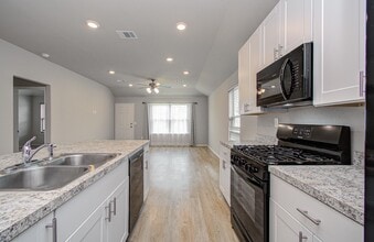 Building Photo - 2030 Brixham Bluff Ln