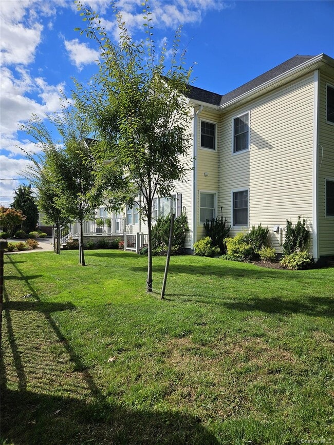 Building Photo - 93 Hempstead Ave
