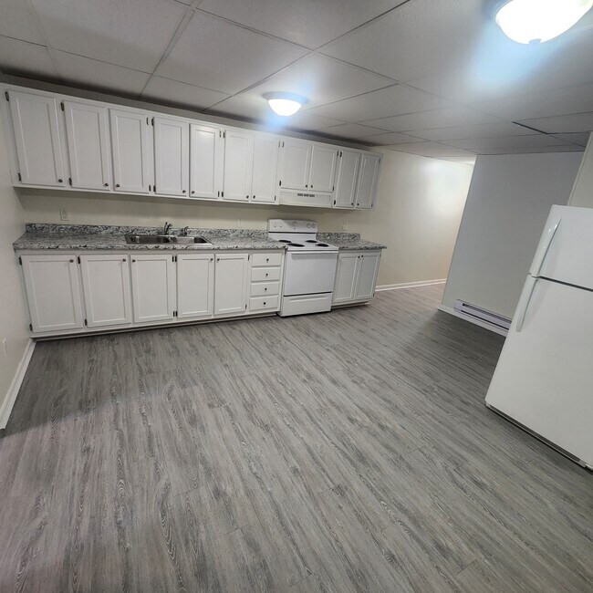 Building Photo - 126 Rush Dr