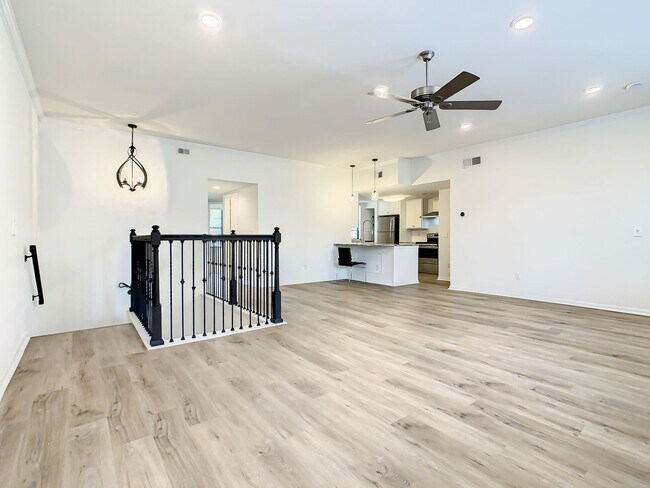 Foto del edificio - Completely renovated 3 Bedroom 2 Bath Cond...