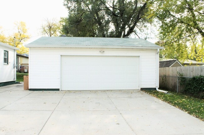 Photo - 6109 Buckingham Ave House