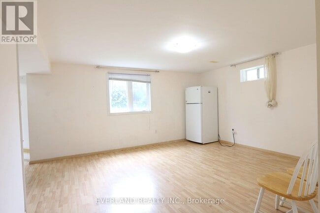 Photo du bâtiment - 49 Falling River Dr