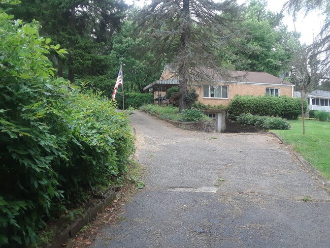 Foto del edificio - 278 Center Church Rd