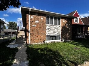 Building Photo - 3255 S 61st Ct