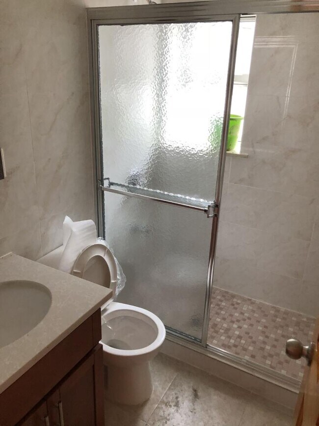 Foto del edificio - 1547 W 11th St