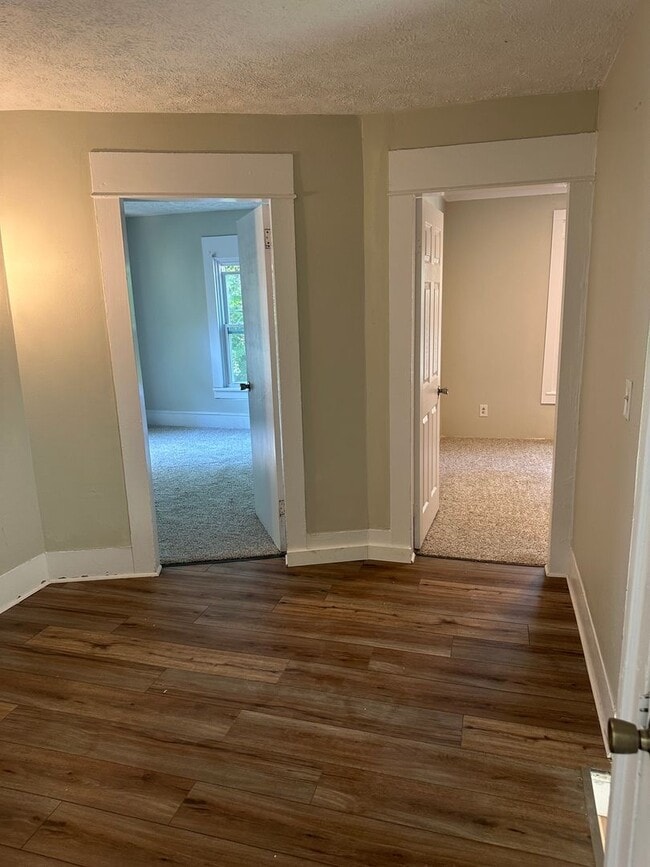 Building Photo - Newly Renovated Spacious Home