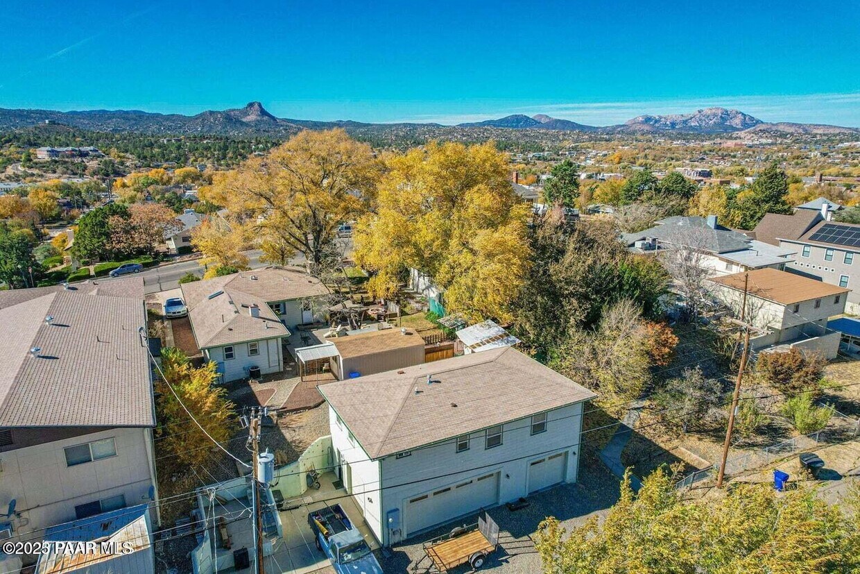 Foto principal - 243 S Pleasant St