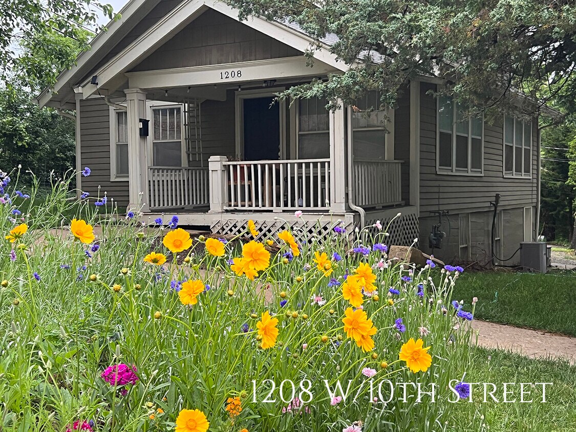 Primary Photo - 1208 W 10th St