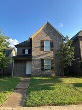 Building Photo - 7407 Crayton Ridge Dr