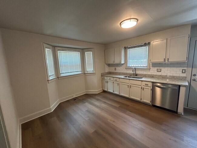 Foto del edificio - 2 Bedroom House in Lexington near Main St