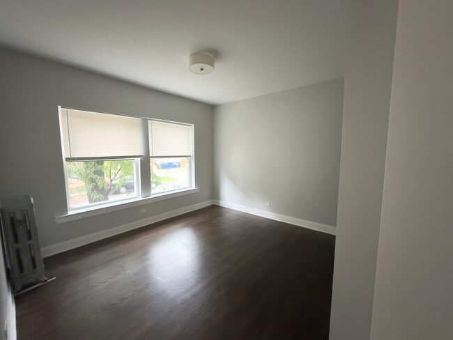 Foto del edificio - 3351 W Sunnyside Ave