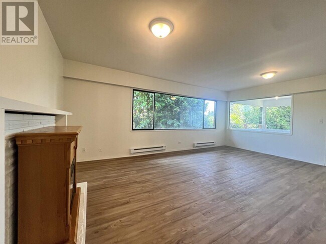 Photo du bâtiment - 1561 24th St