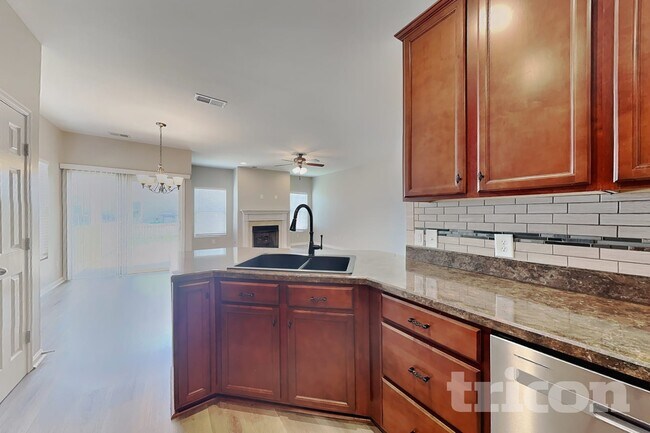 Foto del edificio - 369 Dunnwood Loop
