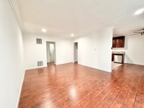 Building Photo - 6025 Whitsett Ave