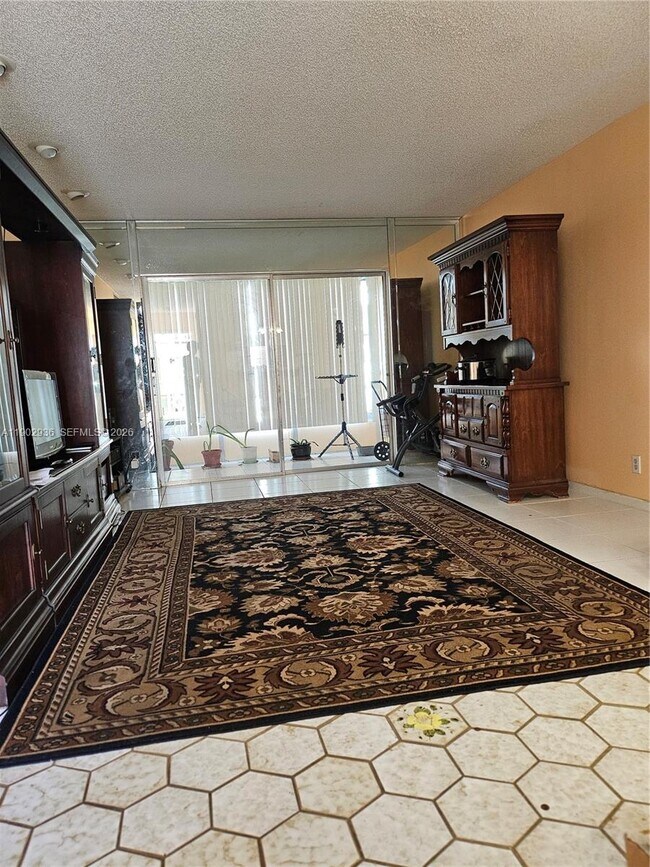 Foto del edificio - 5121 W Oakland Park Blvd