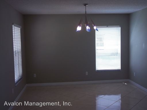 Building Photo - 807 Belhaven Dr