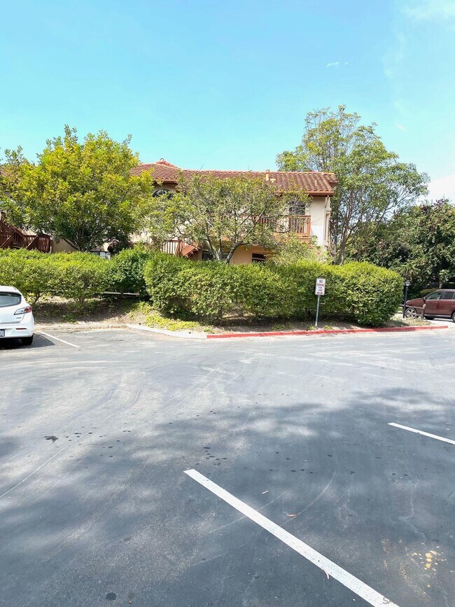 Foto del edificio - 4029 Carmel View Rd