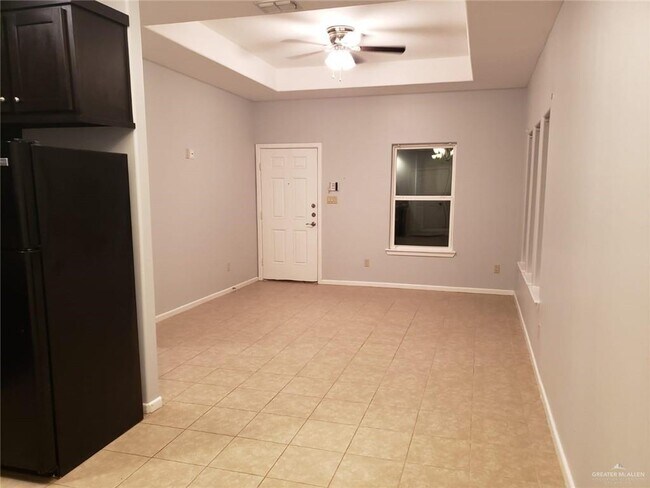 Foto del edificio - 2716 Primrose Ave