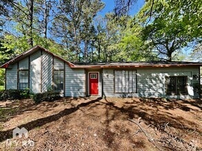 Building Photo - 8275 Brittany Ln