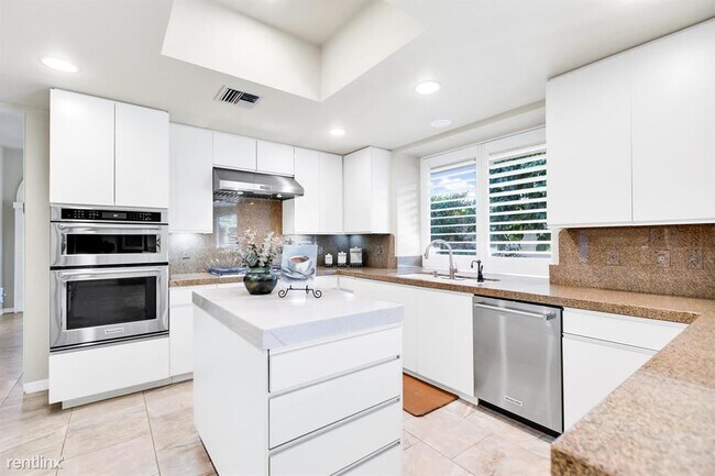 Building Photo - 3 br, 3 bath House - 16 McGill Dr