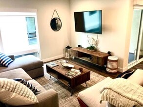 Building Photo - 1903 S Myers St