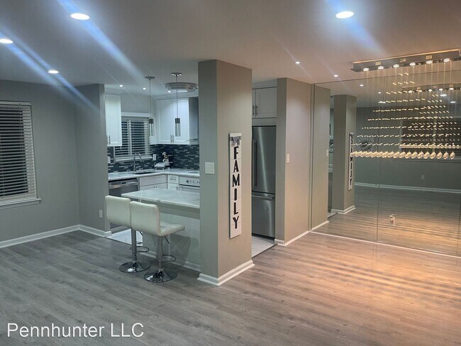 Foto del edificio - 2 br, 2.5 bath House - 1533 Gregg St. #B
