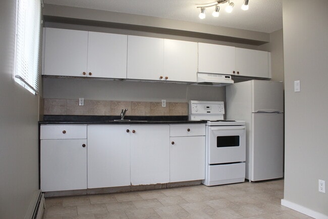 Building Photo - Duchess Manor Apartments