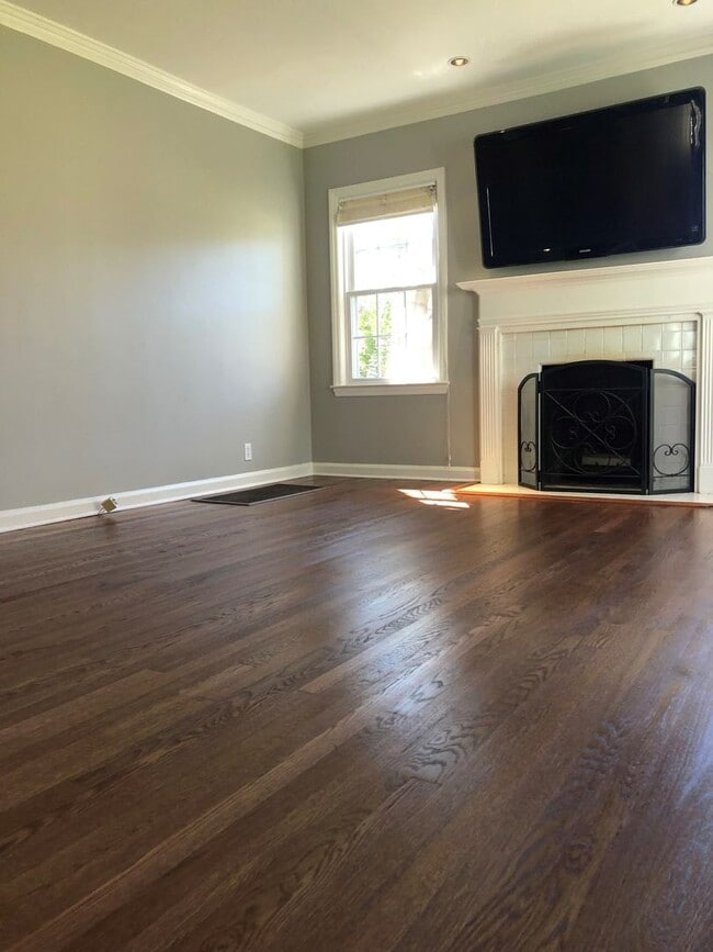 Building Photo - 2 Bed 1 Bath in Atlanta!