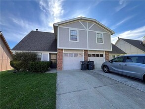 Building Photo - 708-710 SW 37 St Building Photo - 708-710 SW 37 St