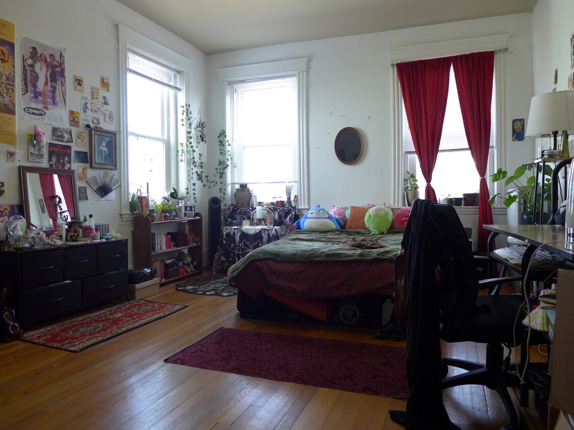 Primary Photo - 11 Vancouver St