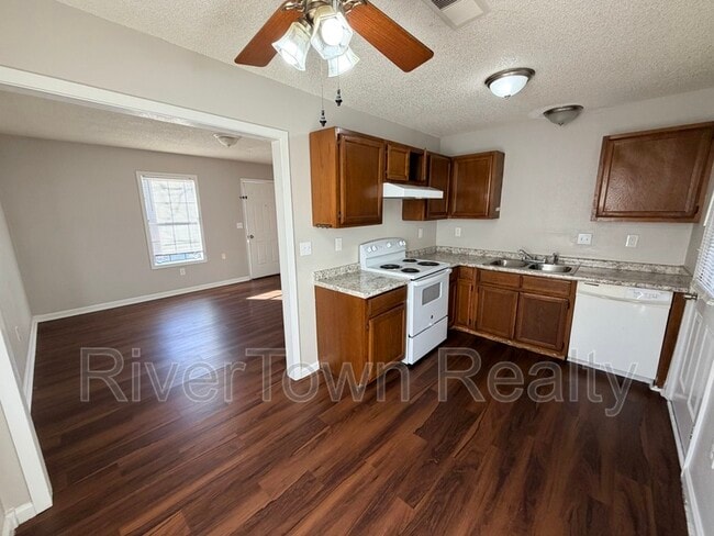 Building Photo - 3494 Sealy Ave