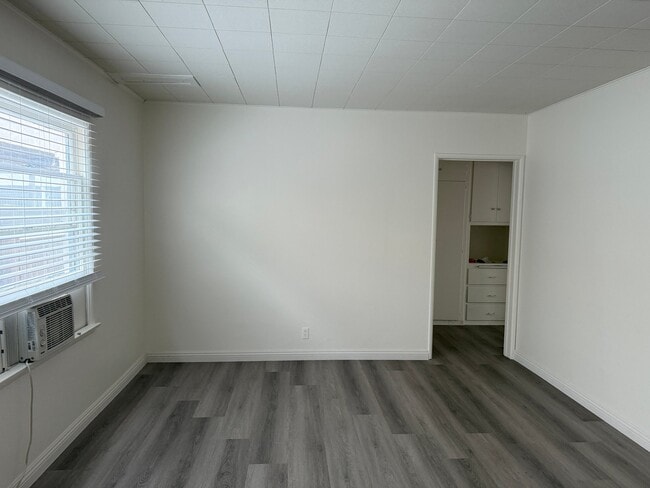 Building Photo - 3646 Vinton Ave