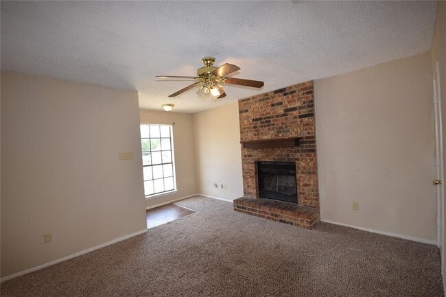 Building Photo - 6401 Basswood Dr