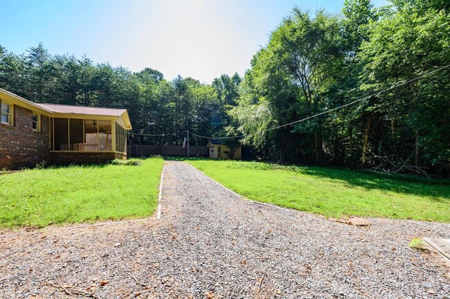 Building Photo - 1113 Ponderosa Rd