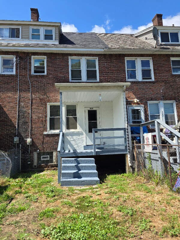 Primary Photo - 1231 Rankine Ave