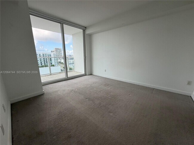 Foto del edificio - 4250 Biscayne Blvd