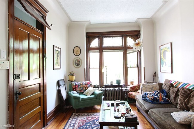 Building Photo - 3 br, 1 bath  - 2133 W Evergreen Ave # 1