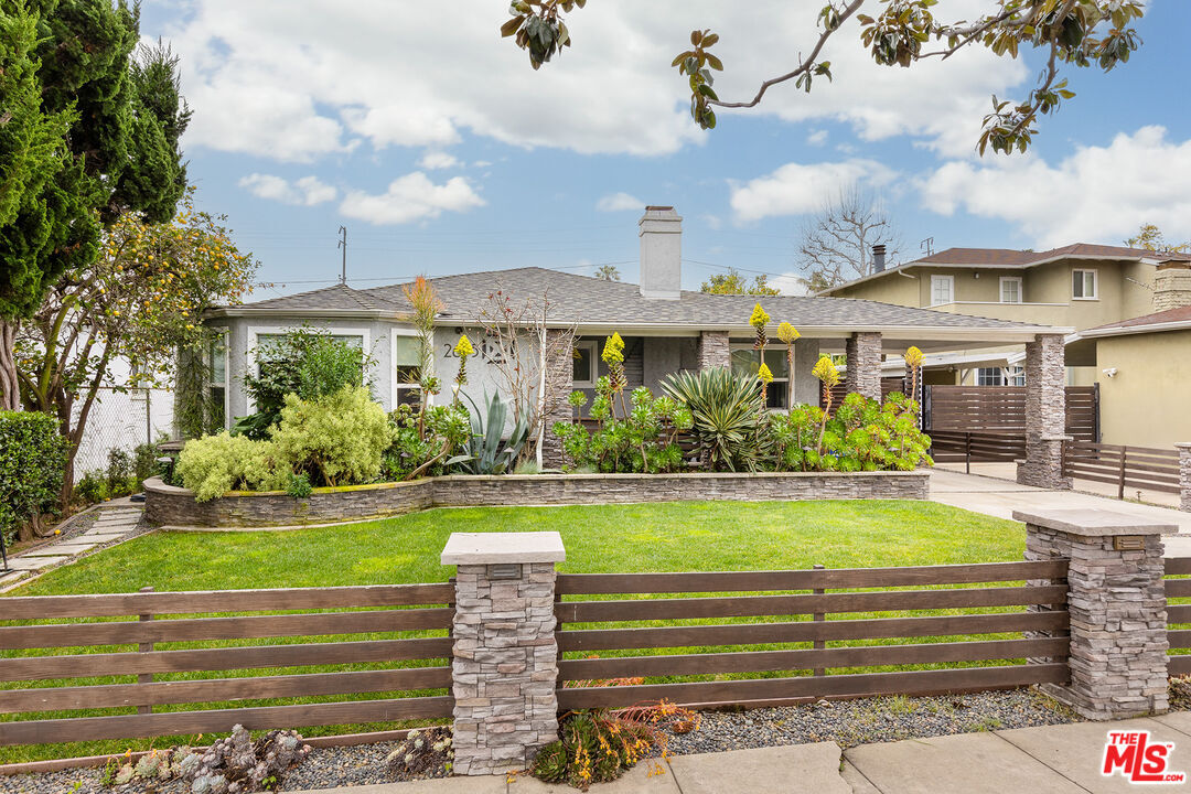 Foto principal - 2675 Greenfield Ave