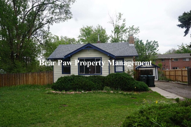 Cute Bungalow in Established Lakewood Neighborhood! - Cute Bungalow in Established Lakewood Neighborhood! Apartment