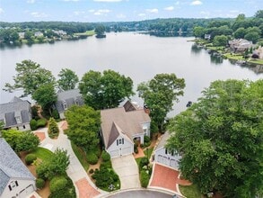 Building Photo - 1695 Spinnaker Dr