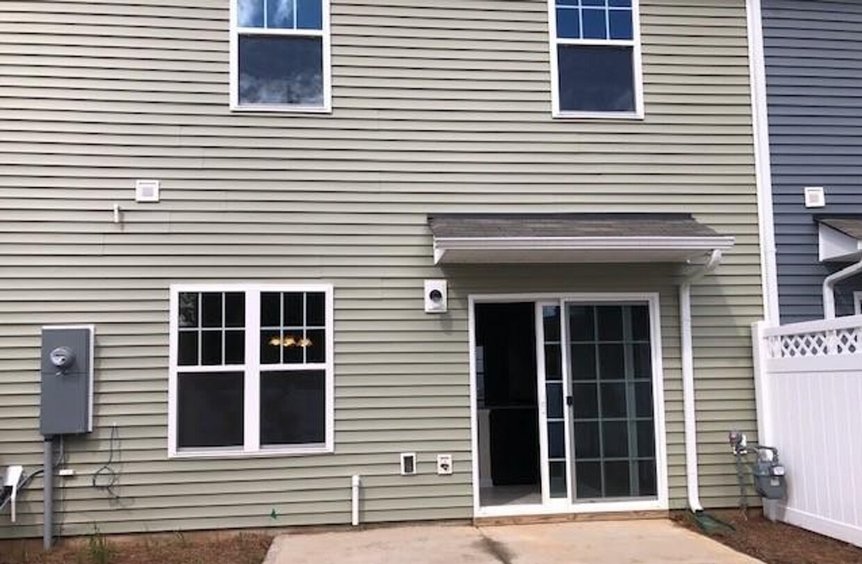 Primary Photo - Beautiful Townhome in the steel creek area!
