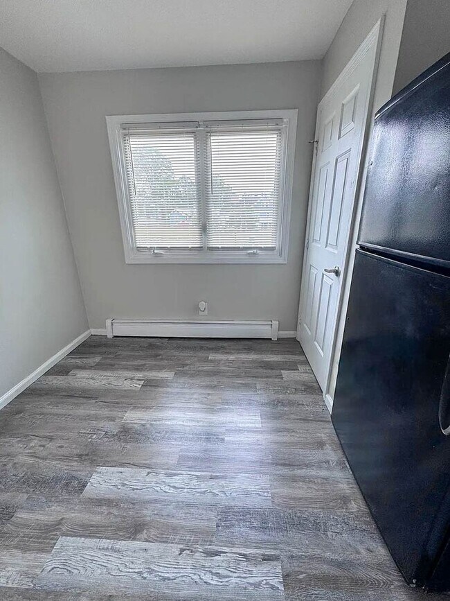 Foto del edificio - 678 Savin Ave