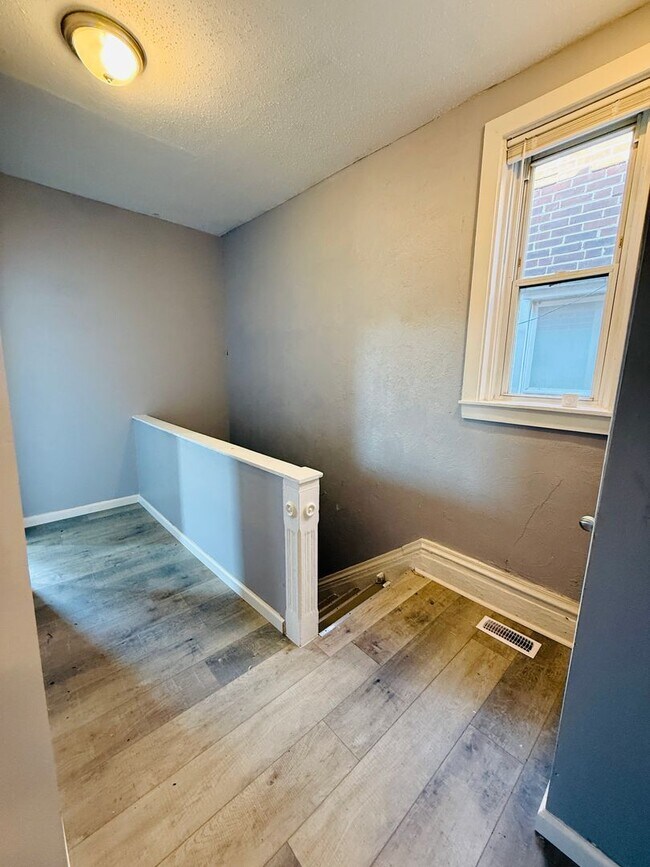 Foto del edificio - 5345 Wells Ave