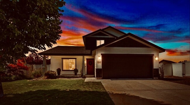 Building Photo - 3040 W Dumont Dr