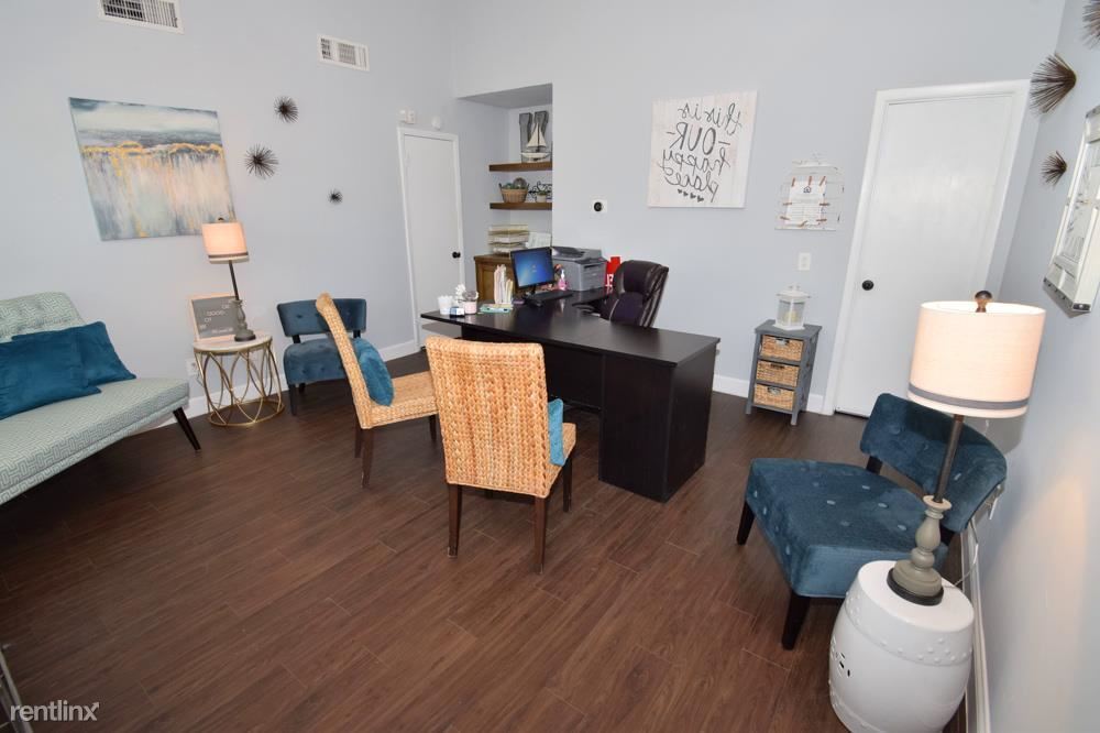 Primary Photo - 1 br, 1 bath Condo - 5304 Edgewater Dr Fla...
