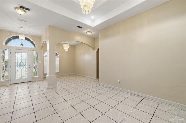 Building Photo - 19 Dove Ave W