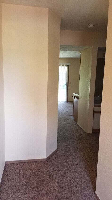 Foto principal - 1 bedroom, unfurnished walk-in condo at Fa...