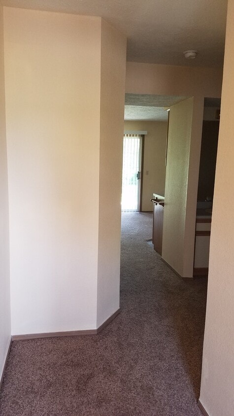 Primary Photo - 1 bedroom, unfurnished walk-in condo at Fa...